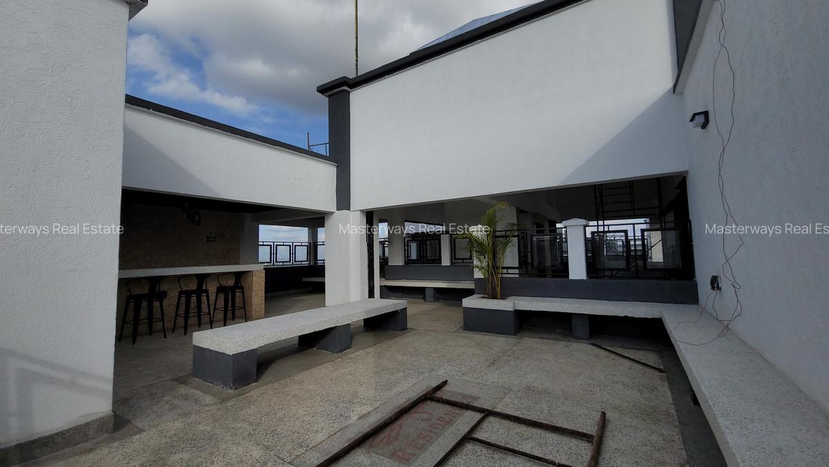 1 Bed Apartment with En Suite at 87 Mall - 8