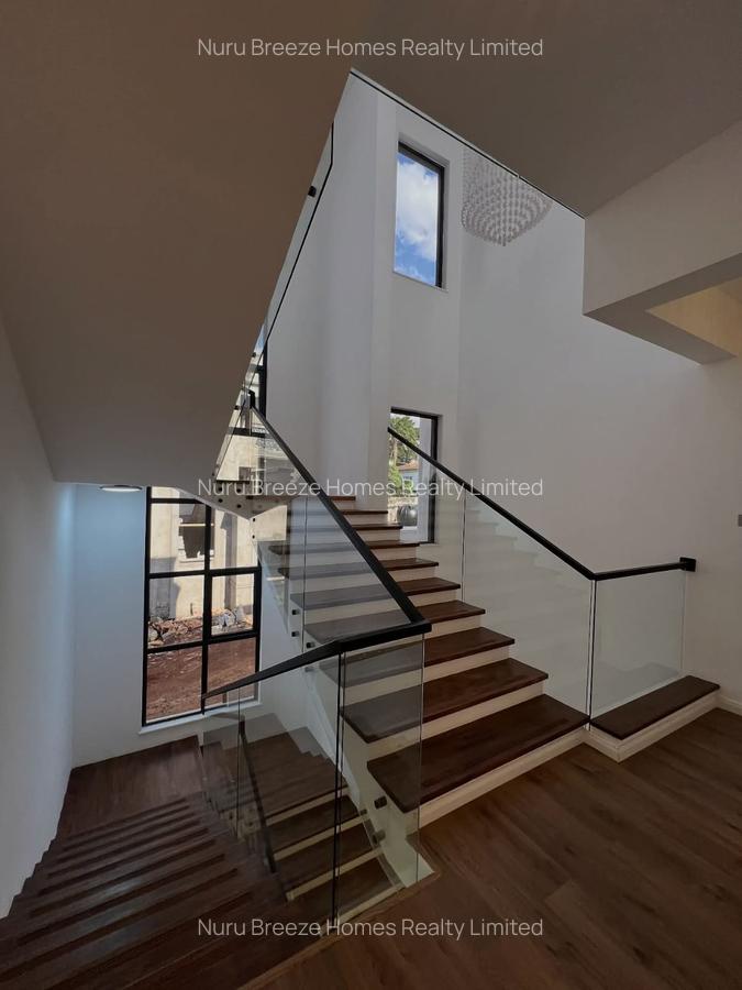 5 Bed Townhouse with En Suite in Lavington - 4