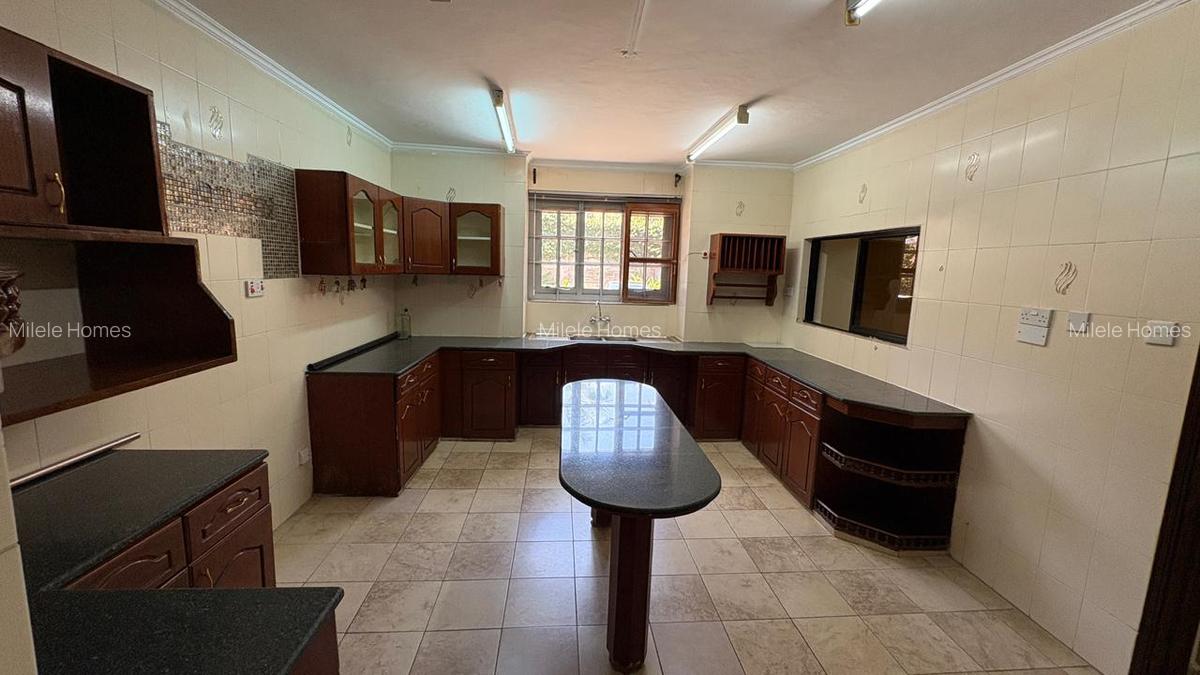 6 Bed Villa with En Suite at Eliud Mathu - 8