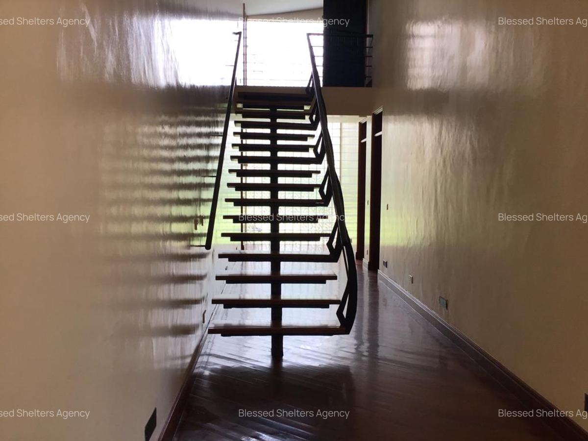 4 Bed House with En Suite in Runda - 7