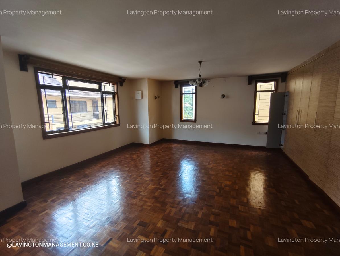 5 Bed Townhouse with En Suite at Lavington Green - 7