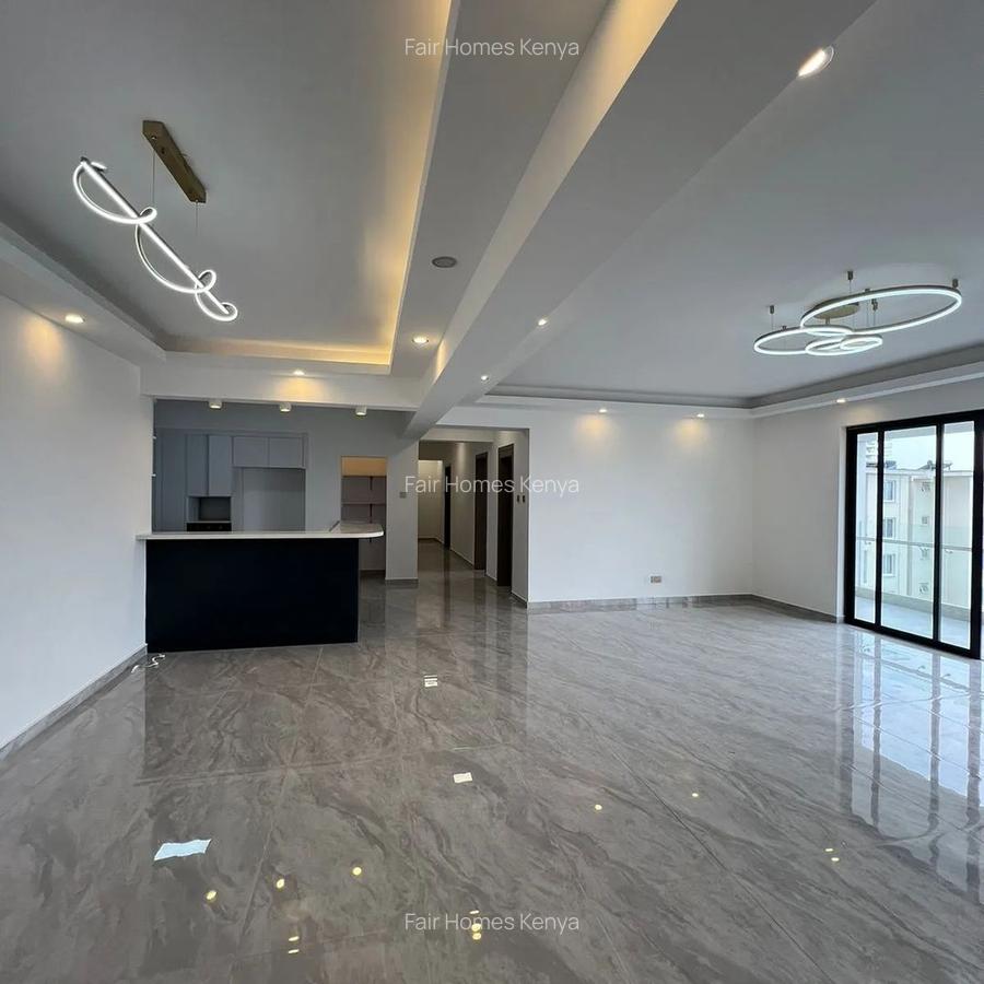 4 Bed Apartment with En Suite at Valley Arcade - 1