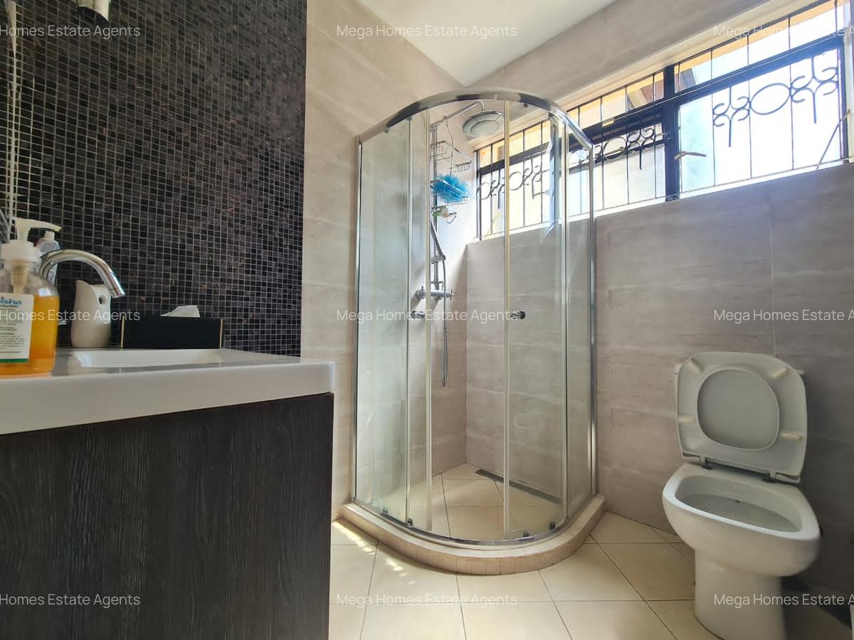 4 Bed House with En Suite in Mountain View - 6