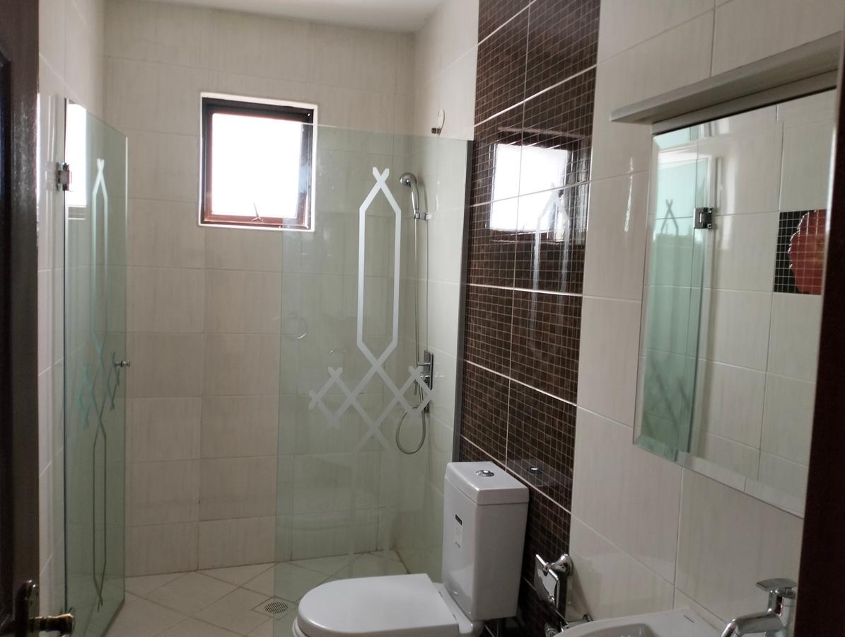 5 Bed Townhouse with En Suite in Westlands Area - 14