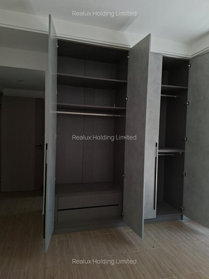 2 Bed Apartment with En Suite in Riverside - 10