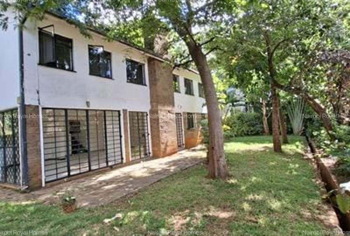 4 Bed Townhouse with En Suite at Lavington Green - 11