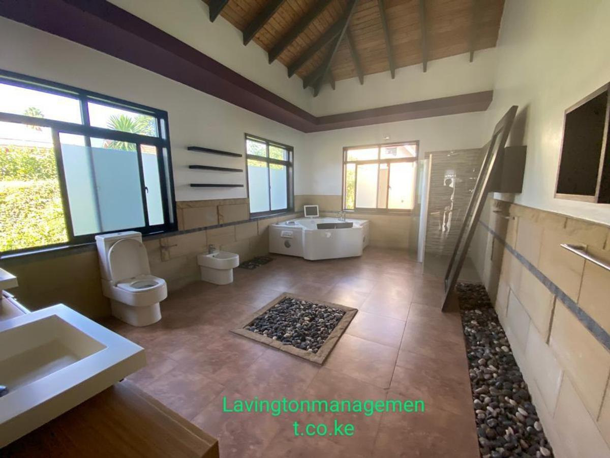 5 Bed Townhouse with En Suite at Lavington Green - 12