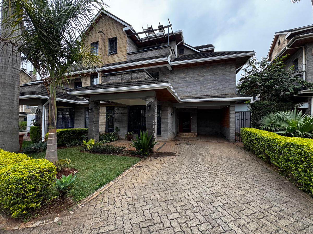 5 Bed Townhouse with En Suite in Lavington - 17