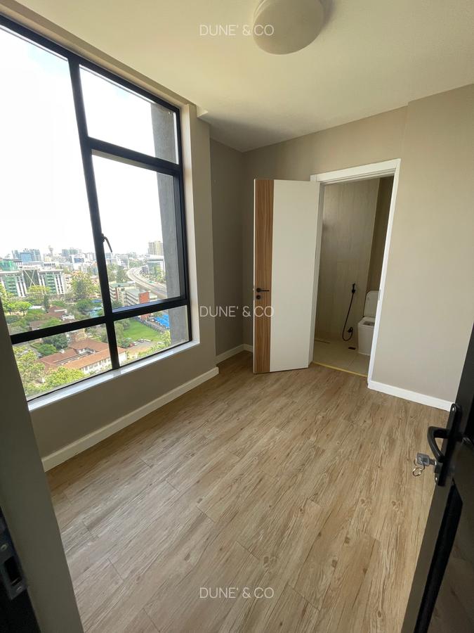 2 Bed Apartment with En Suite in Brookside - 9