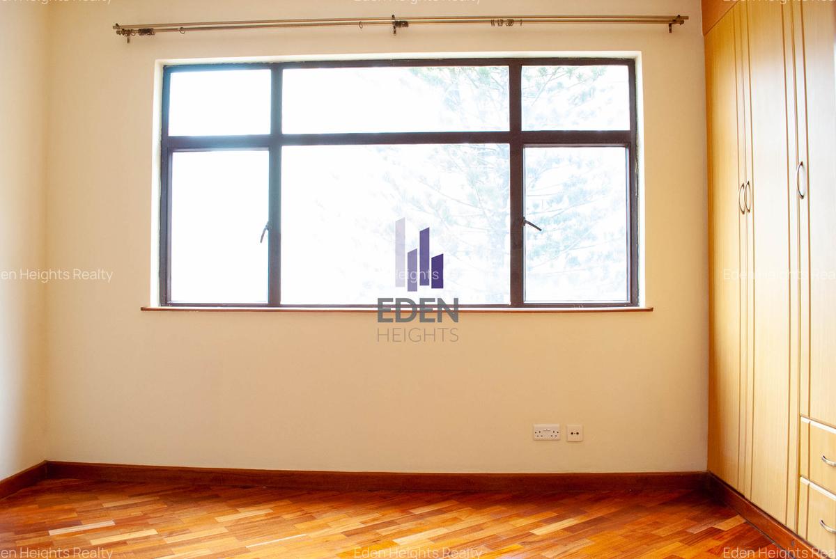 2 Bed Apartment with En Suite at Dennis Pritt - 7