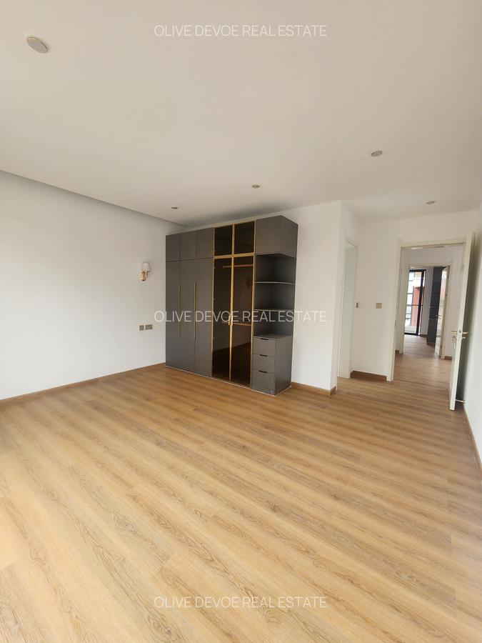 5 Bed Townhouse with En Suite in Lavington - 9