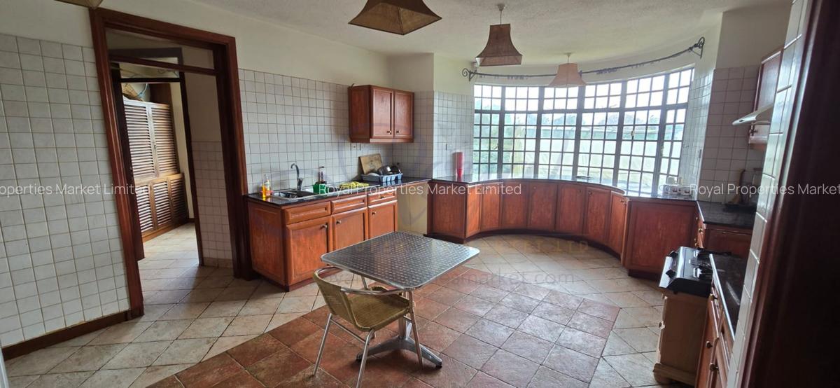 4 Bed House with En Suite in Runda - 4