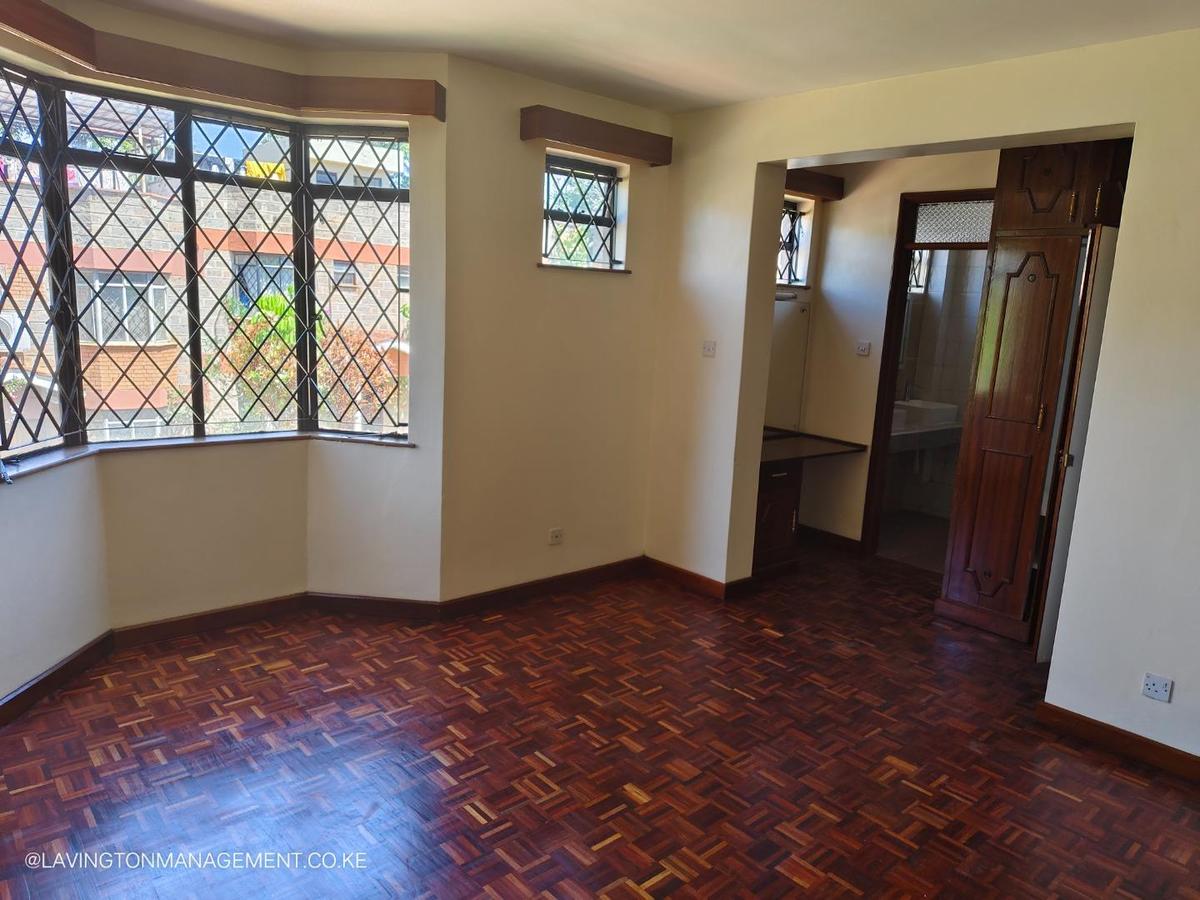 4 Bed Townhouse with En Suite at Lavington Green - 10