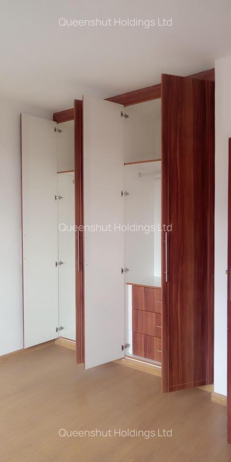 3 Bed Apartment with En Suite in Westlands Area - 19