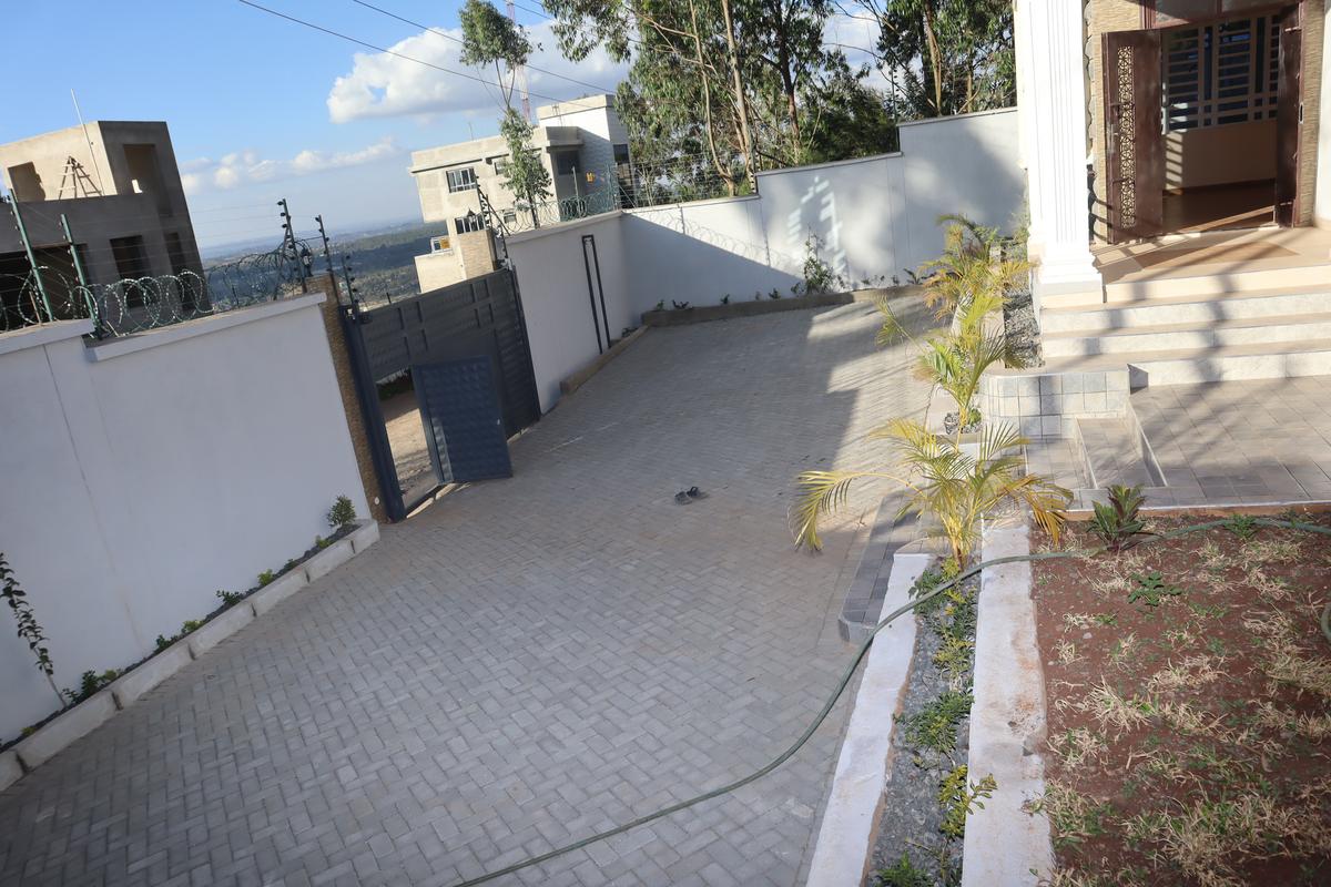 4 Bed House with En Suite at Lemiso Road - 6