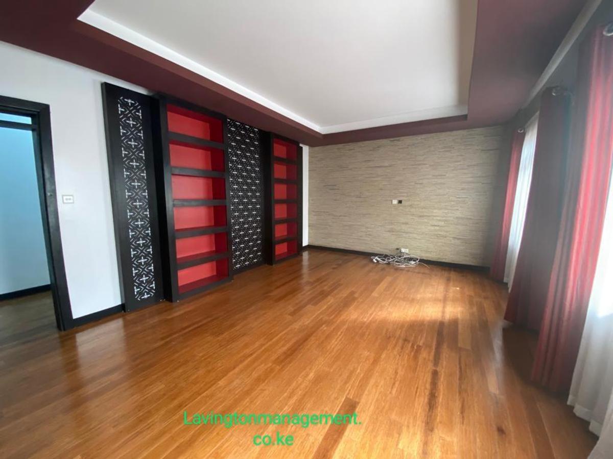 5 Bed Townhouse with En Suite at Lavington Green - 11