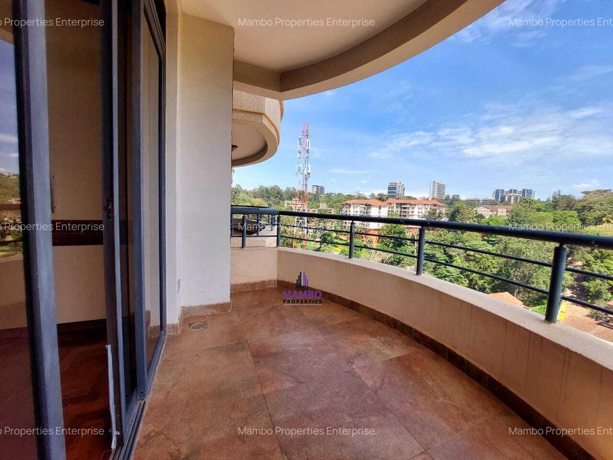 3 Bed Apartment with En Suite at Riverside Drive - 12