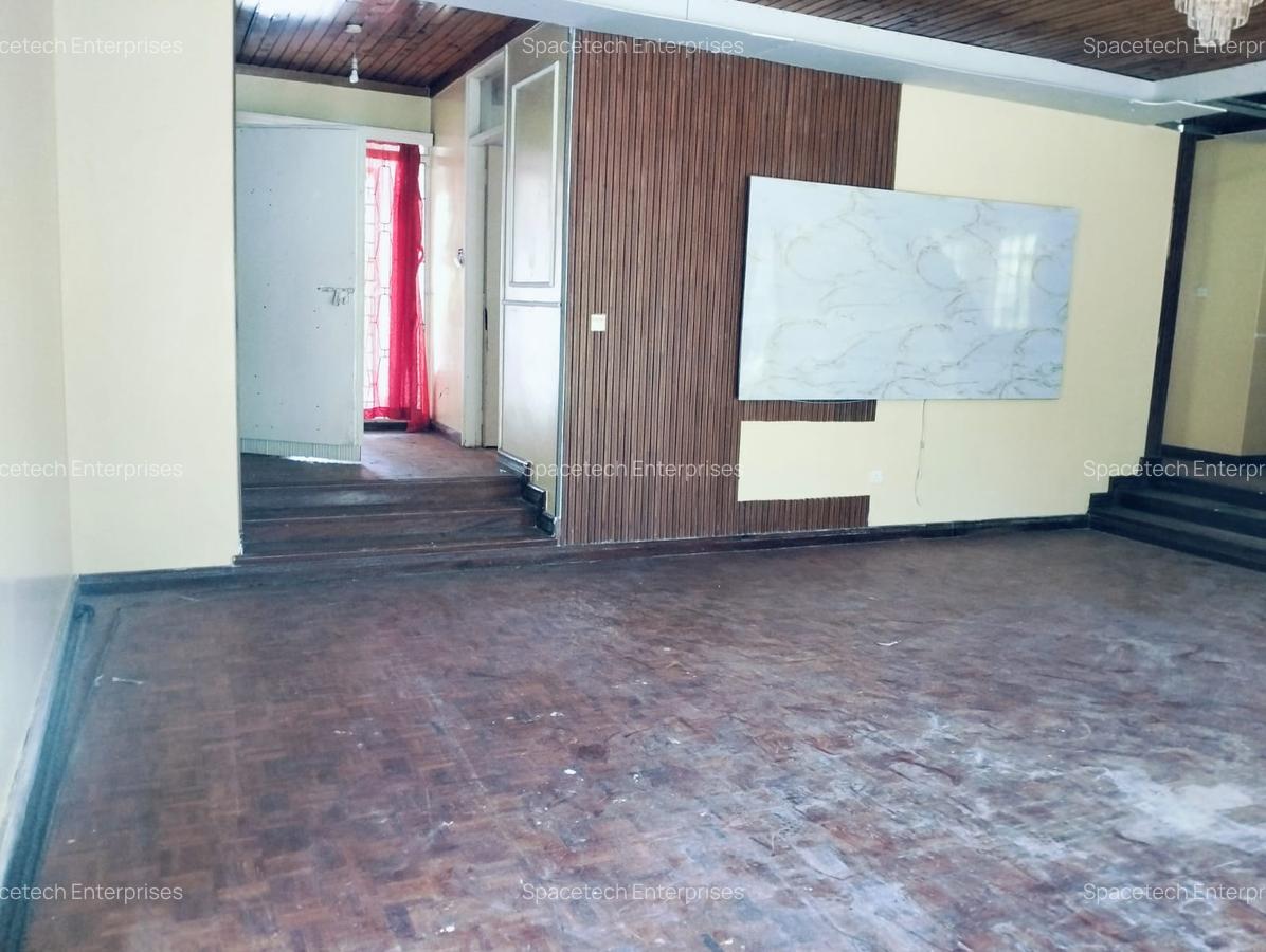 5 Bed House with En Suite in Loresho - 10