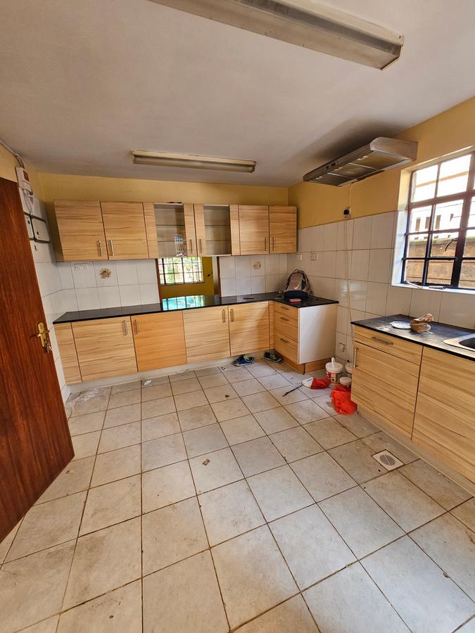 4 Bed Townhouse with En Suite at Lavington - 4