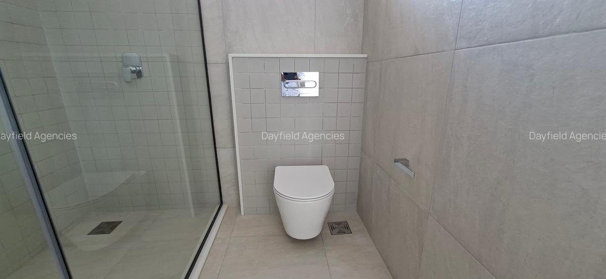 4 Bed House with En Suite in Brookside - 19