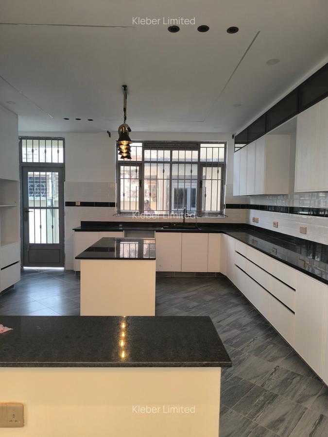 5 Bed House with En Suite in Syokimau - 3