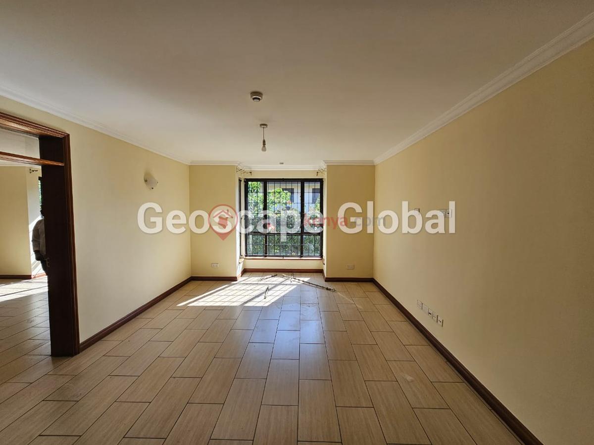5 Bed House with En Suite in Runda - 9