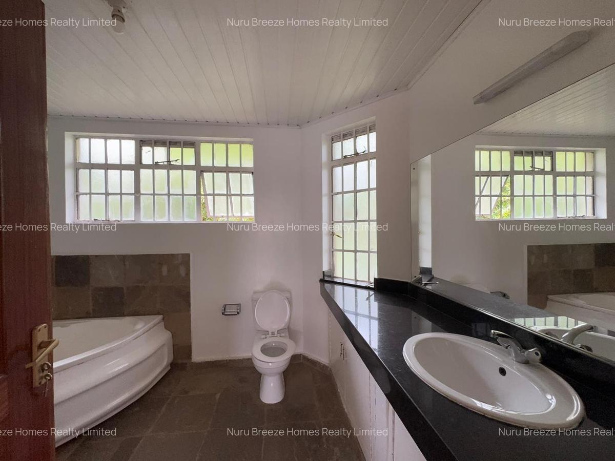 4 Bed Townhouse with En Suite in Spring Valley - 14