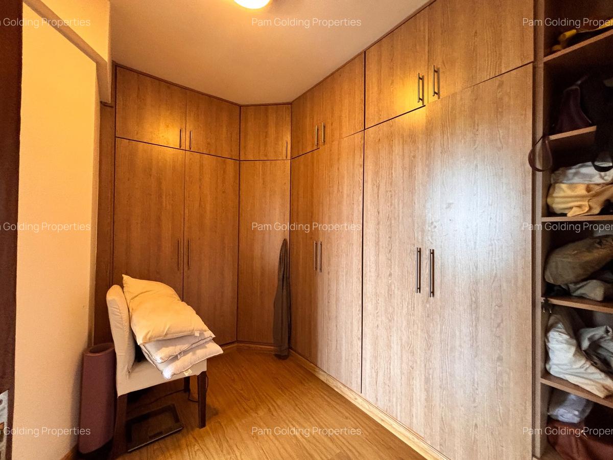 4 Bed House with En Suite in Runda - 10