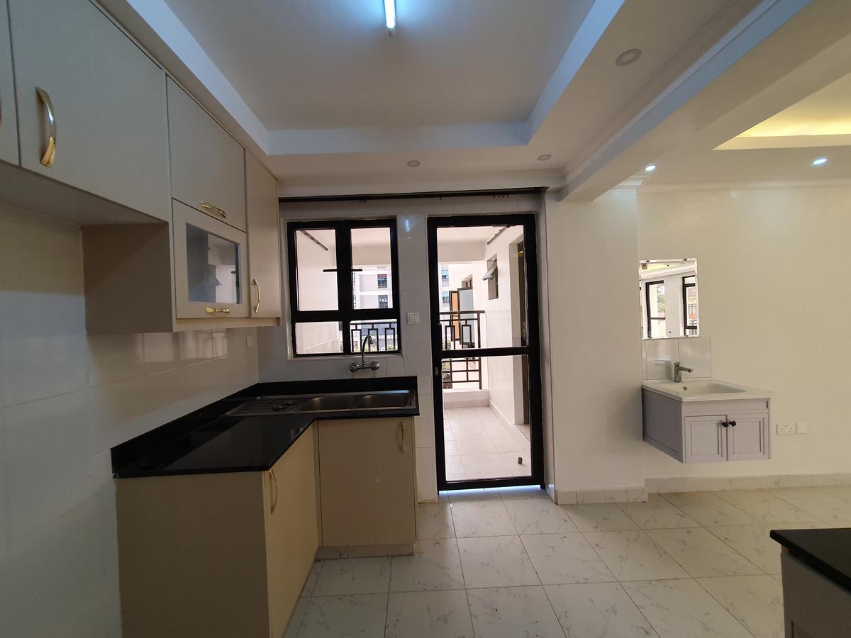 3 Bed Apartment with En Suite at City Park Drive - 6