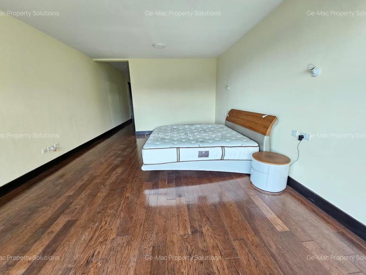 4 Bed Apartment with En Suite in General Mathenge - 14