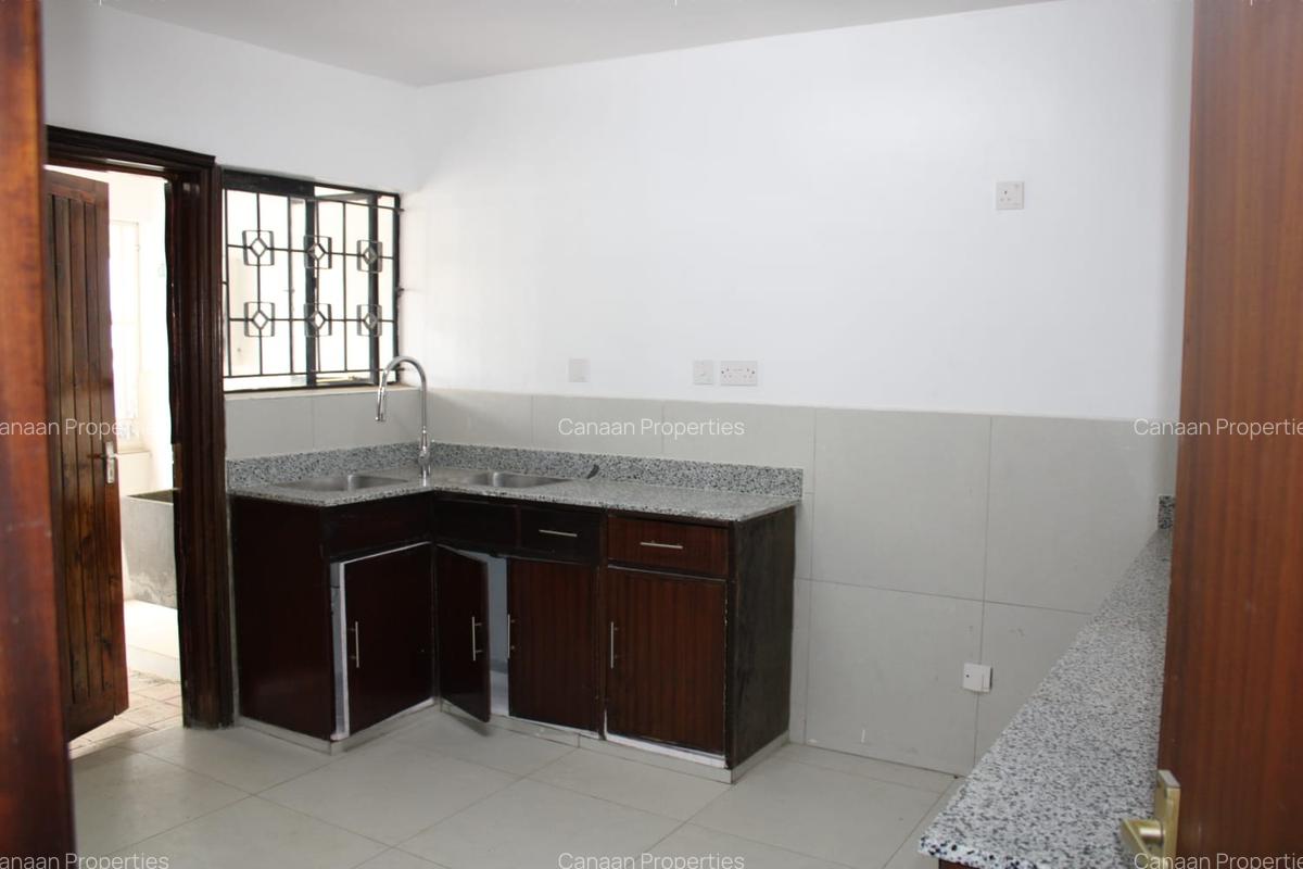 4 Bed Townhouse with Garden in Kilimani - 7