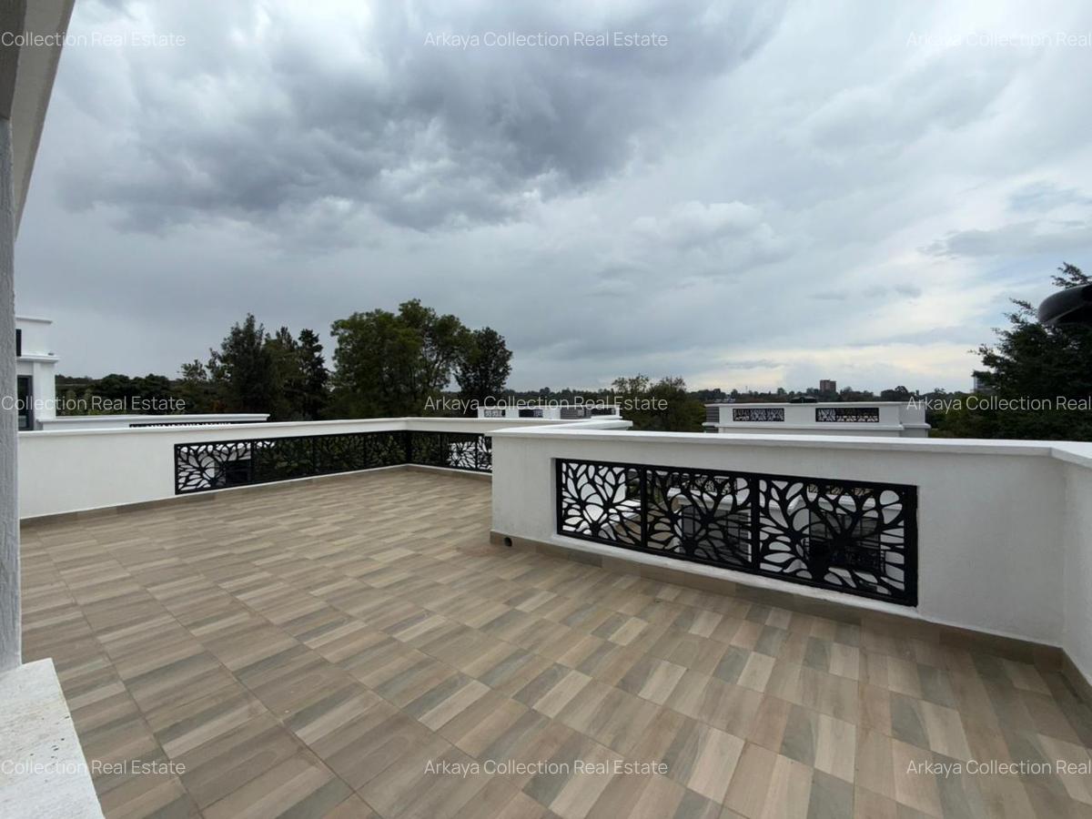 5 Bed Townhouse with En Suite in Lavington - 18