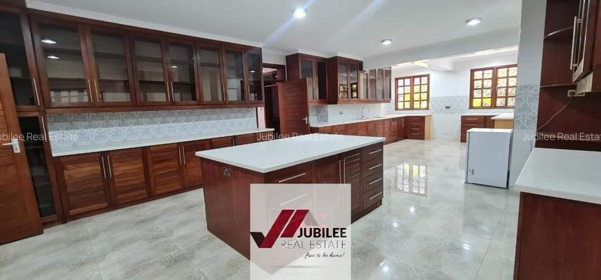 7 Bed House with En Suite in Thigiri - 7