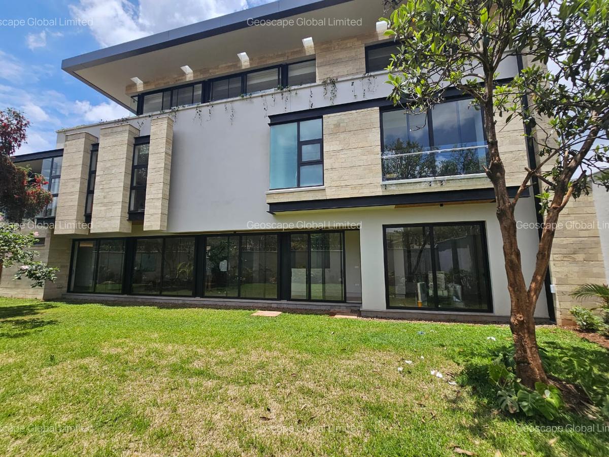 5 Bed Townhouse with En Suite in Spring Valley - 1