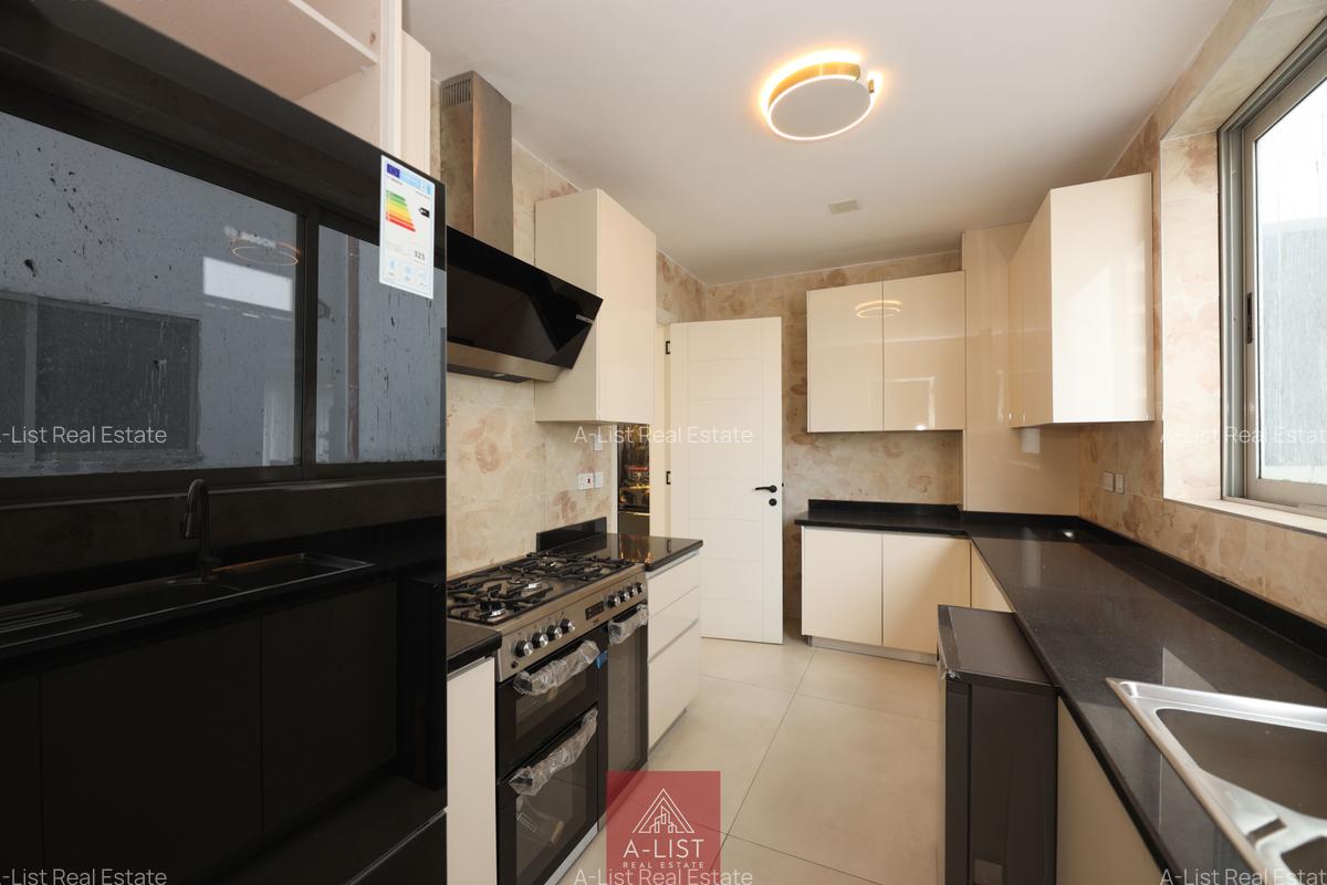 4 Bed Apartment with En Suite at General Mathenge - 7