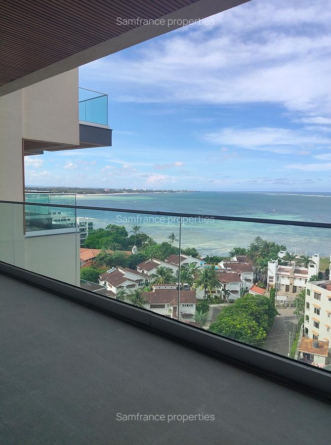 Serviced 3 Bed Apartment with En Suite at 5Th Avanue - 2