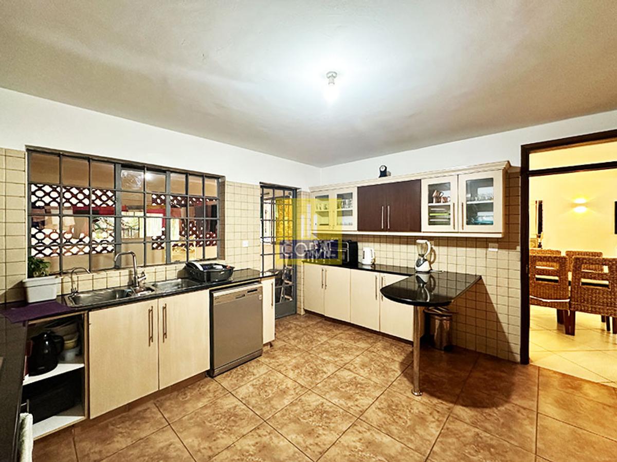 4 Bed Apartment with En Suite in Westlands Area - 8