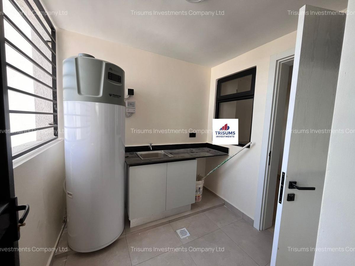 4 Bed Apartment with En Suite in Westlands Area - 16