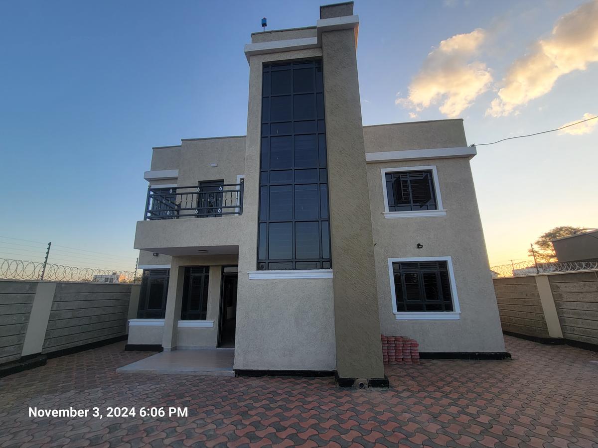 5 Bed House with En Suite at Kamakis - 10