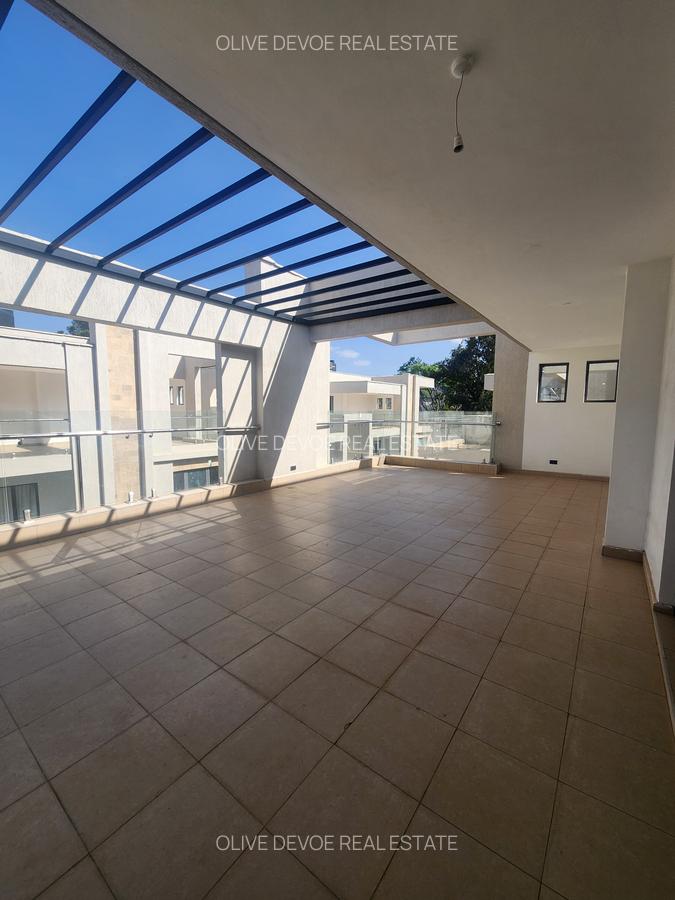 5 Bed Townhouse with En Suite in Lavington - 11