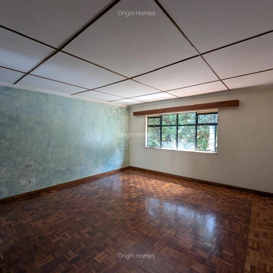 5 Bed House with En Suite at Kyuna - 16