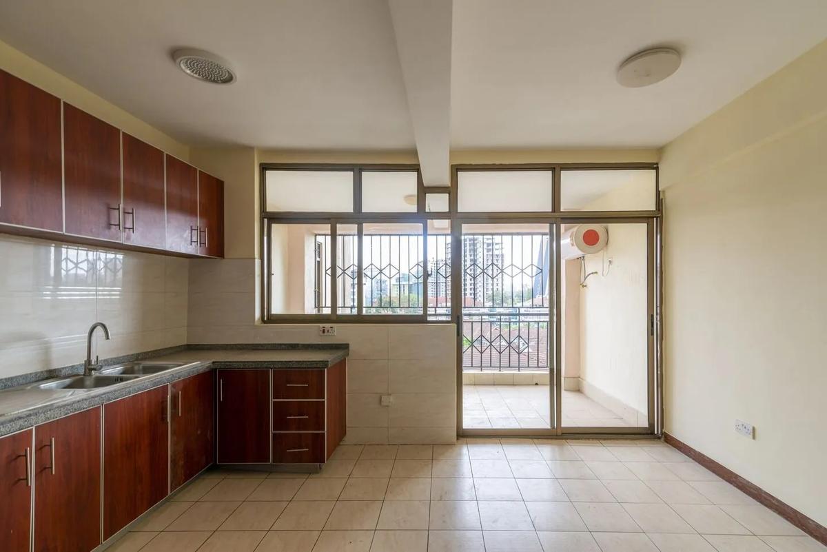 3 Bed Apartment with En Suite in Kilimani - 5