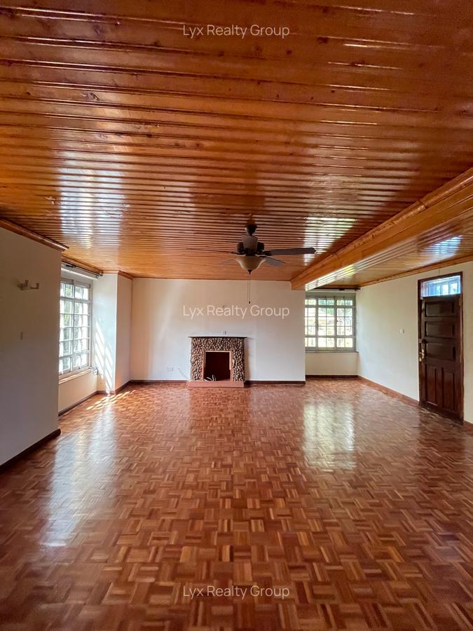 5 Bed Villa with En Suite in Runda - 2