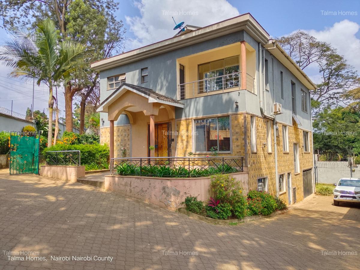 5 Bed Townhouse with En Suite at Westlands - 1