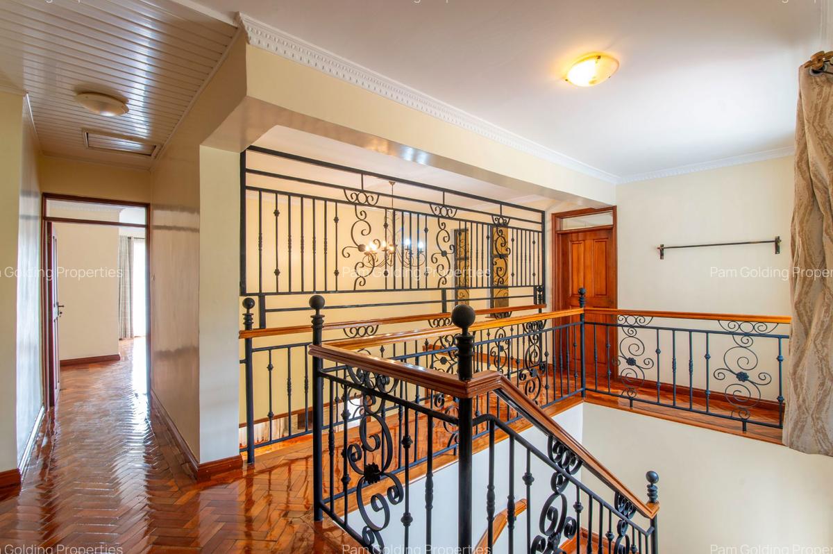 4 Bed House with En Suite in Runda - 9