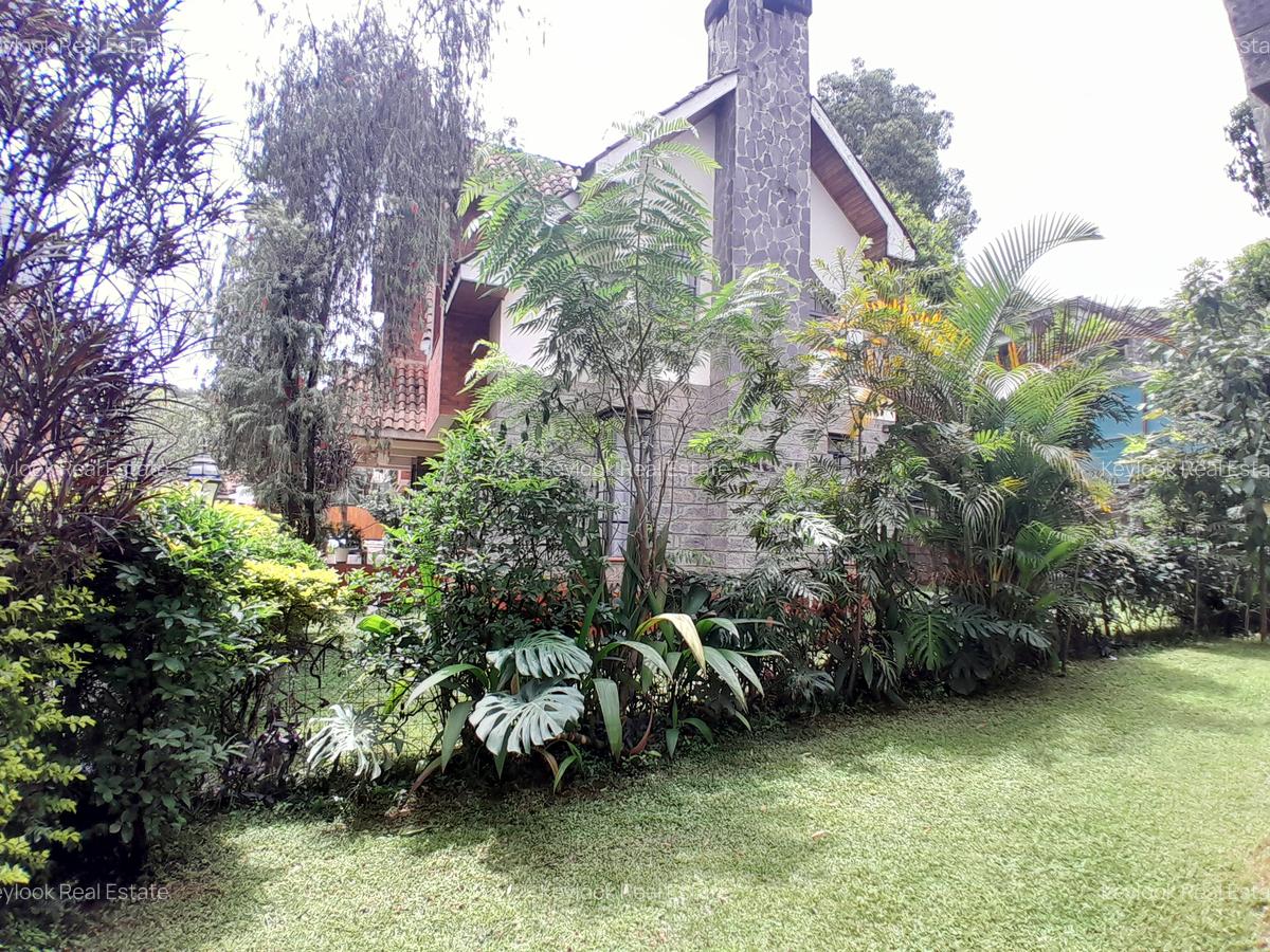 4 Bed Townhouse with En Suite at Lavington - 2