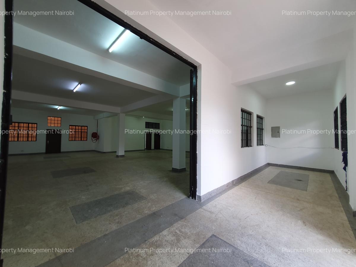 4,250 ft² Warehouse with Service Charge Included at Road A - 17
