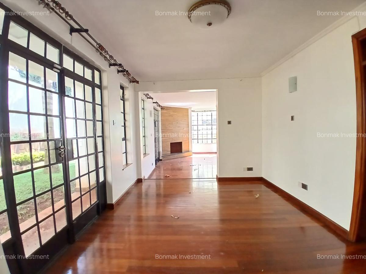 5 Bed Townhouse with En Suite at Lavington Green - 6