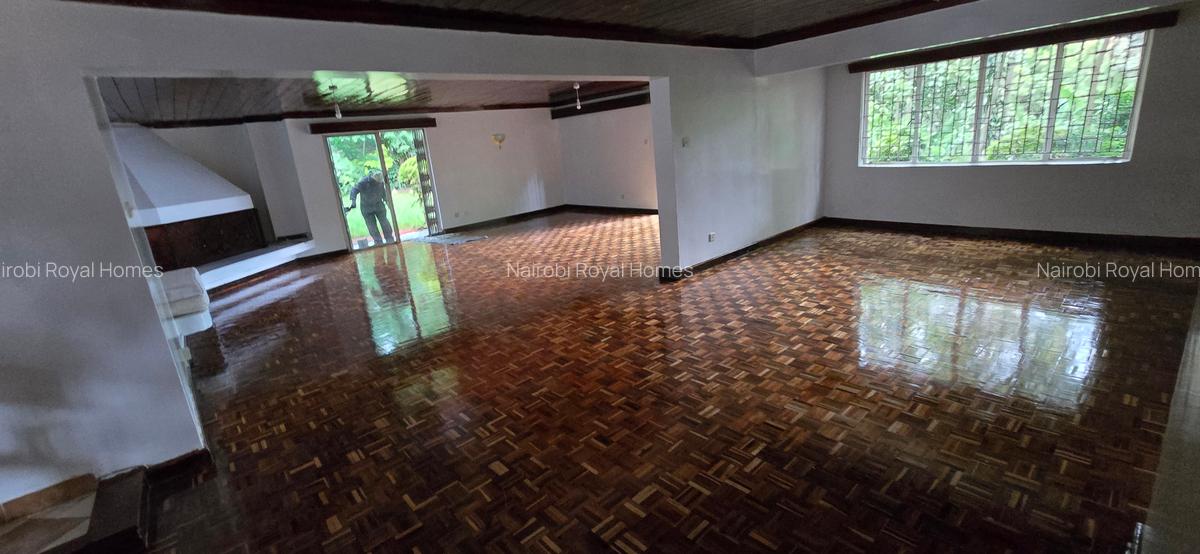 4 Bed House with En Suite at Lavington - 18