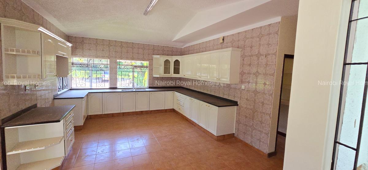 Commercial Property with Service Charge Included at Un Crescent - 11